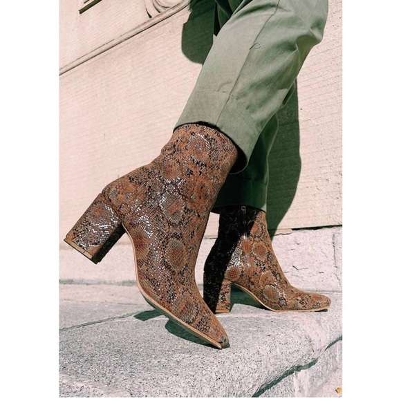 LLANI Shoes - LLANI / modern boot block heel ankle bootie in sueded snake 38